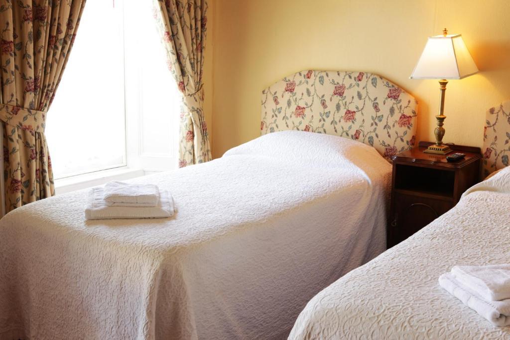 Crotty'S Pub & Accommodation Kilrush Ruang foto